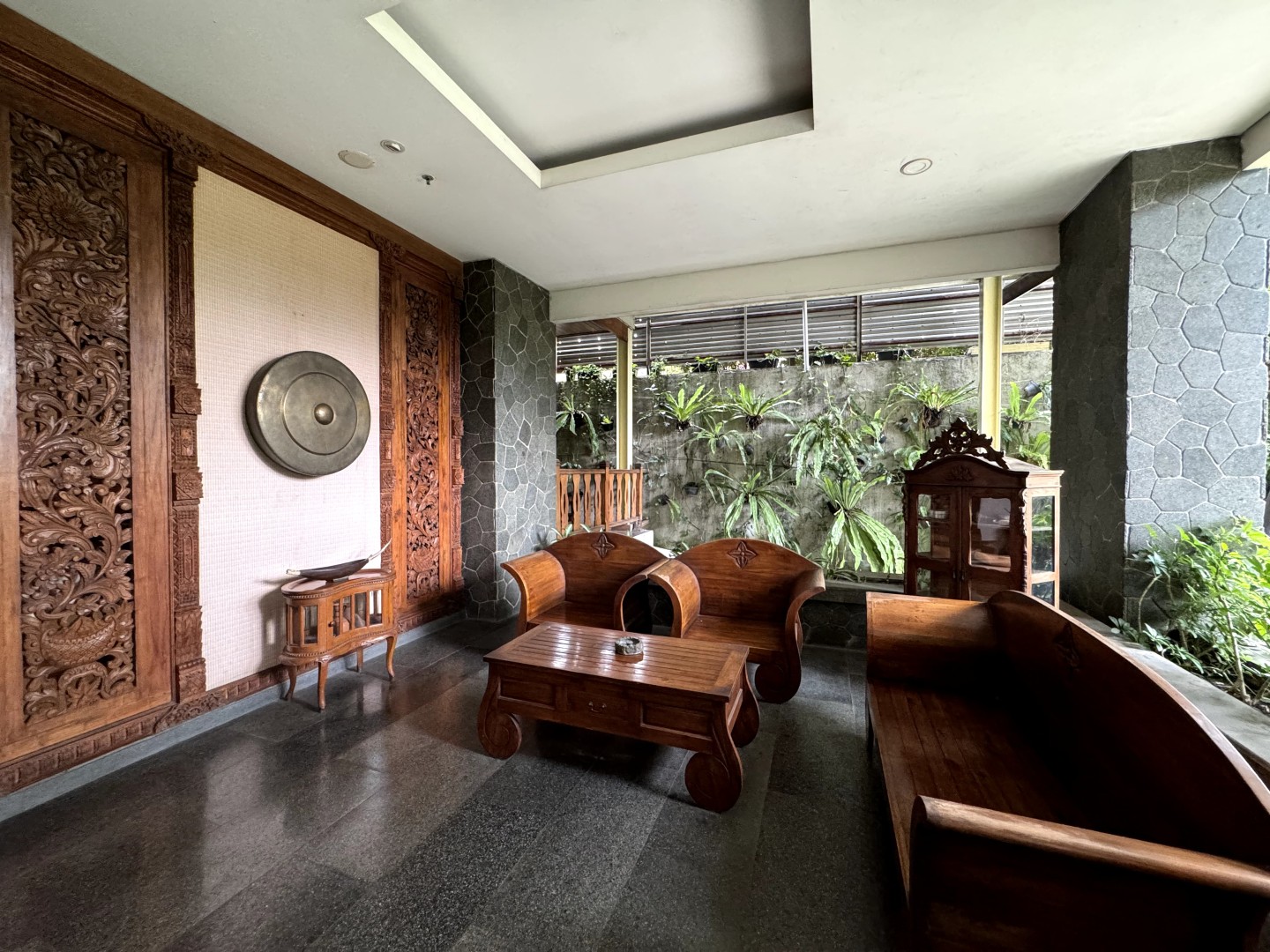 Relaxed Indonesian Comfort